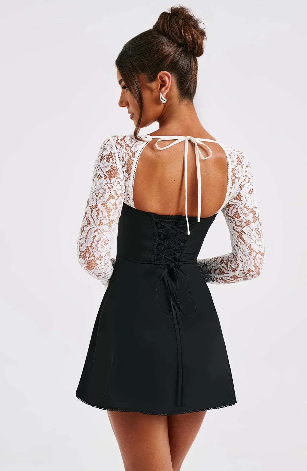 Jacinta • Vestido Mini de Encaje