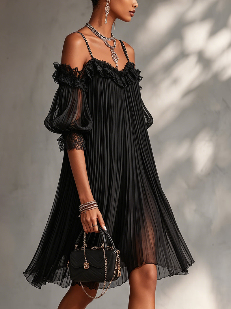 Léonie | Mini Vestido Negro, Hombros Descubiertos, Borde de Encaje