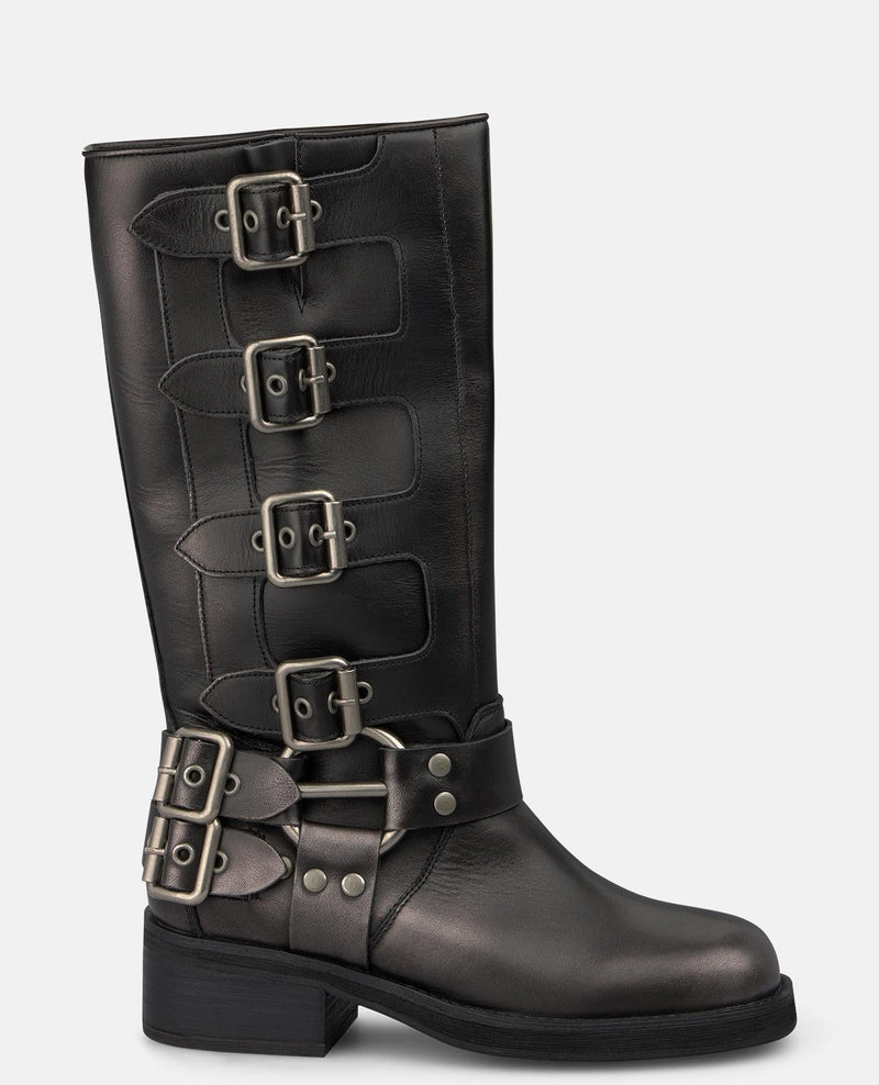 BOTA DE PIEL CON HEBILLAS