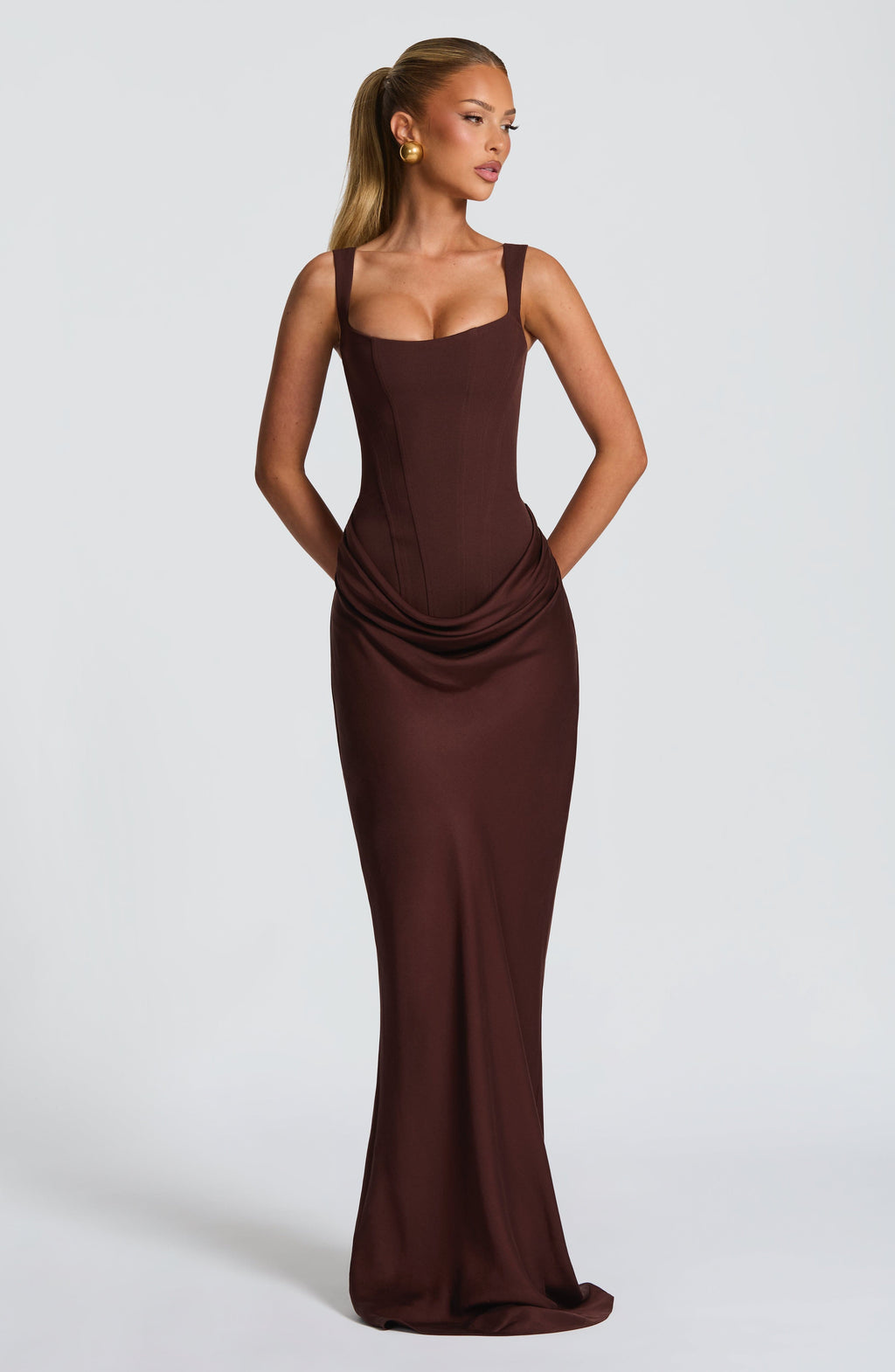 Valentina • Vestido Maxi Esculpido en Reloj de Arena
