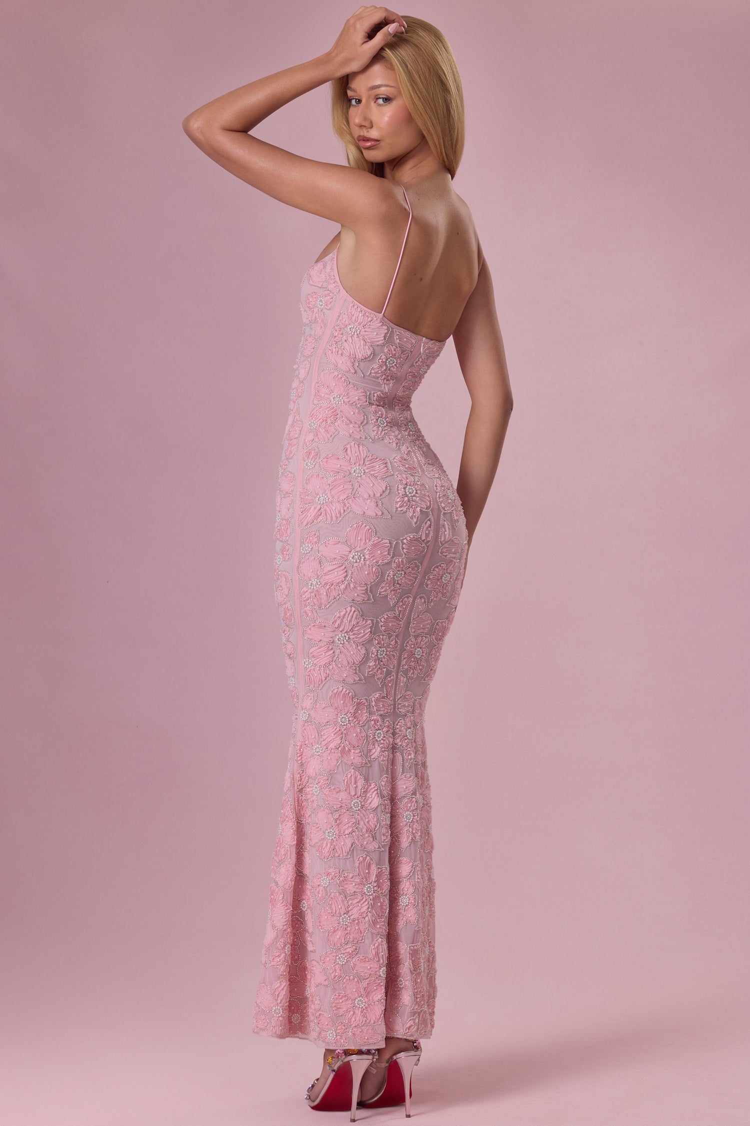 Valora • Vestido Maxi de Cuello Cuadrado