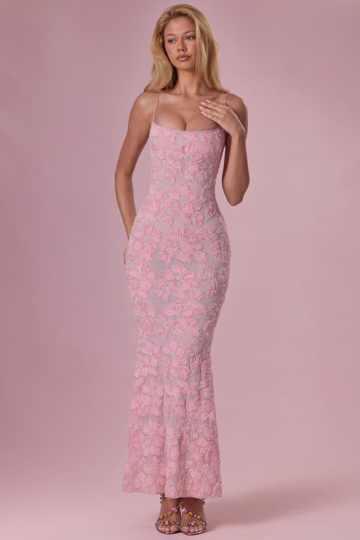 Valora • Vestido Maxi de Cuello Cuadrado