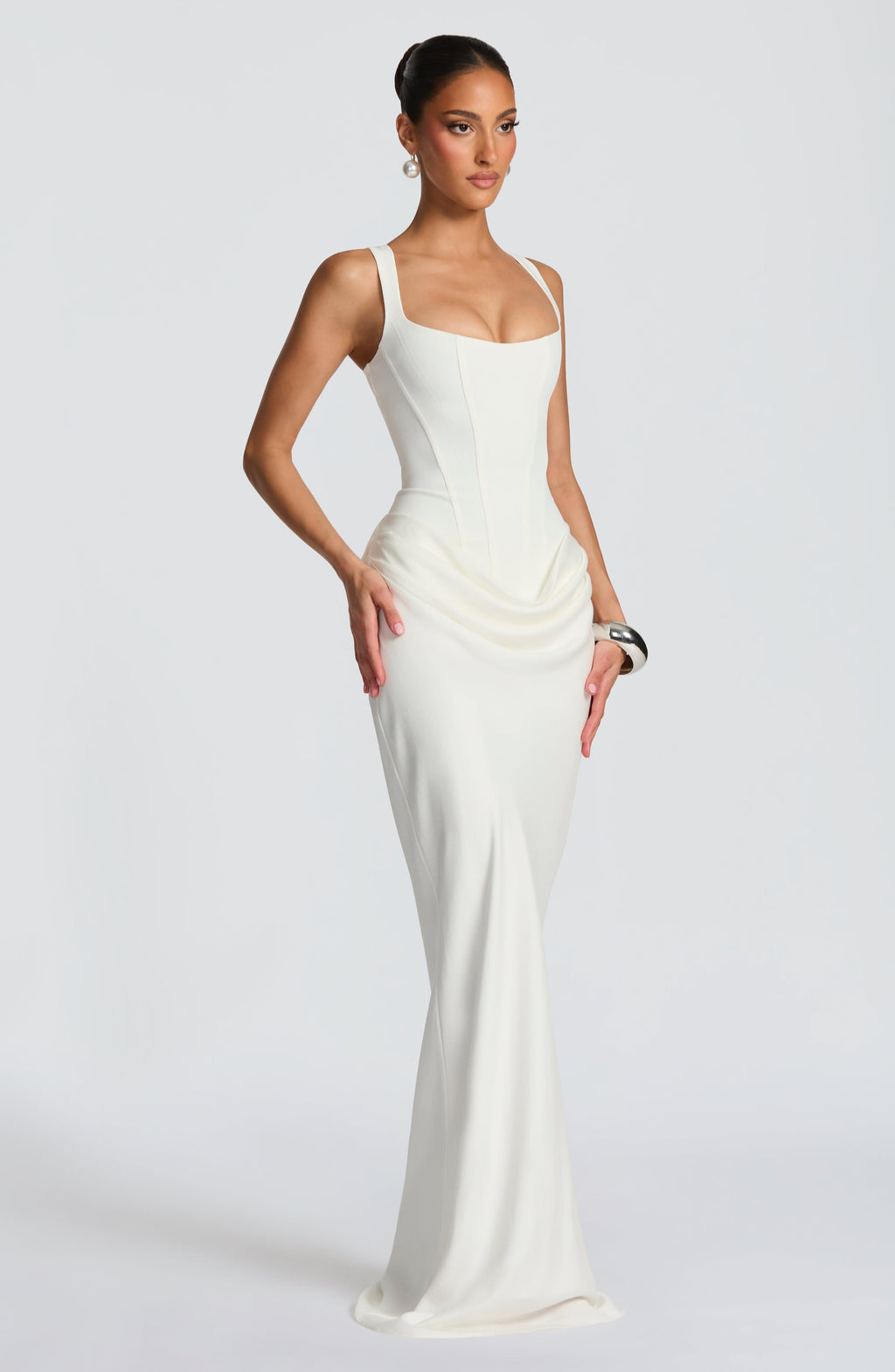 Valentina • Vestido Maxi Esculpido en Reloj de Arena