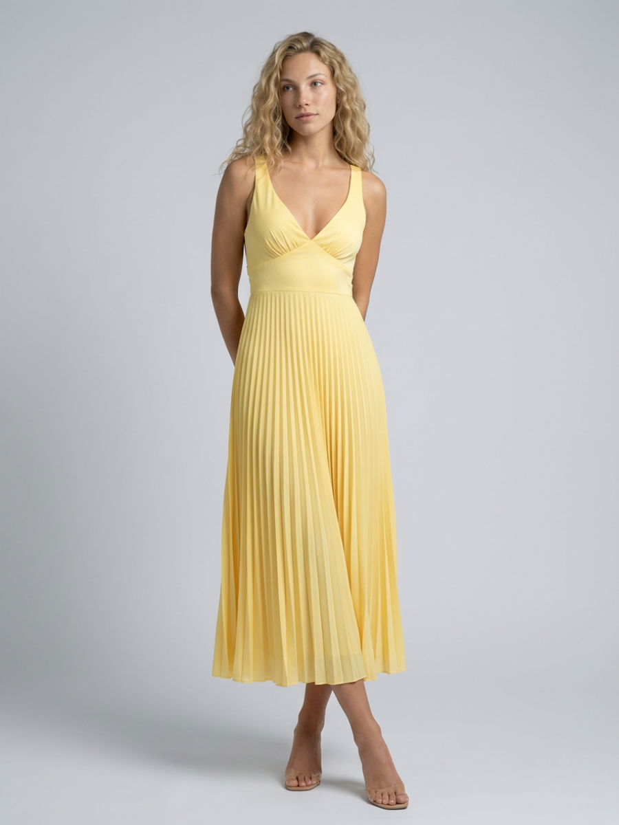 Aby • Vestido Maxi con Pliegues y Escote en V