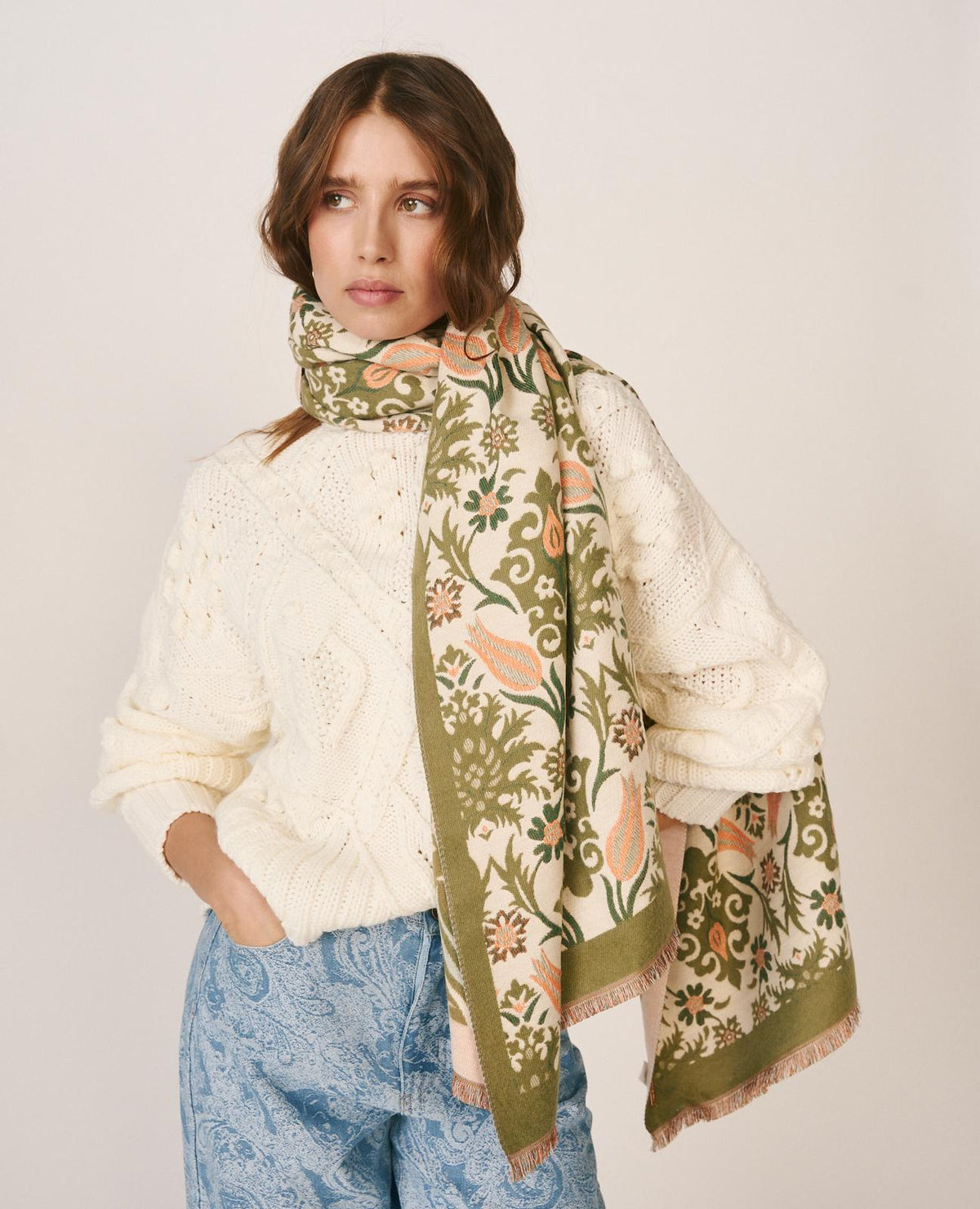 BUFANDA RECTANGULAR ESTAMPADO GEOMÉTRICO