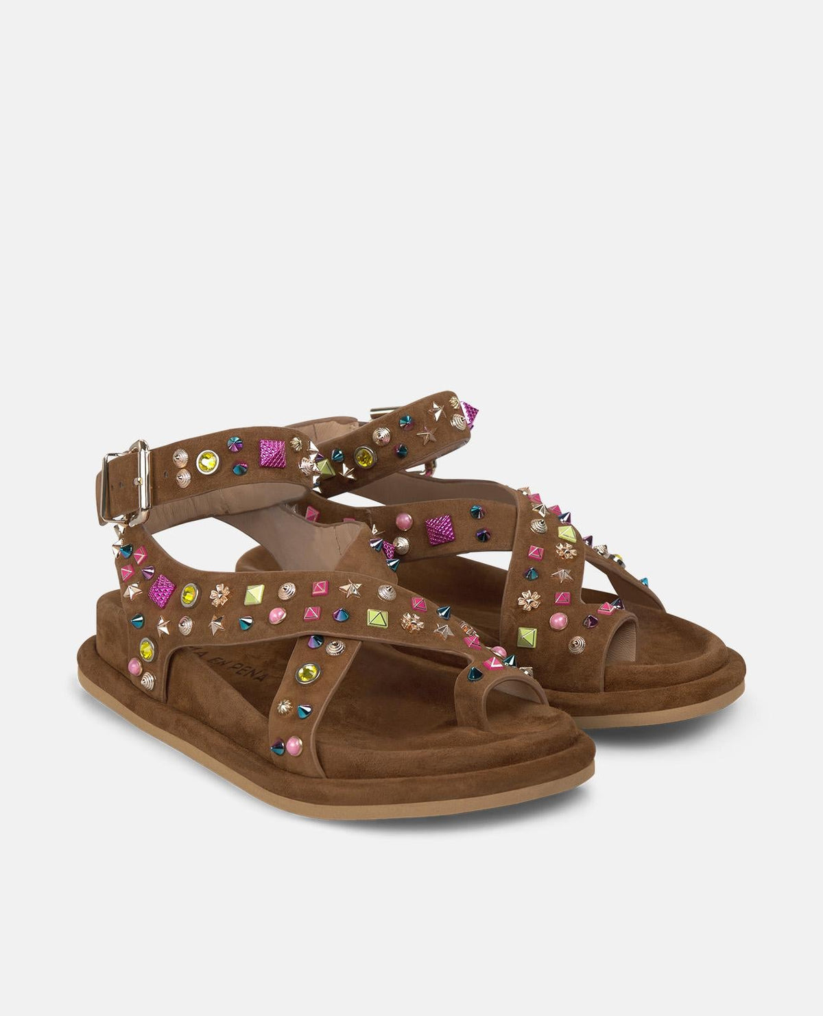 SANDALIA PLANA TACHUELAS