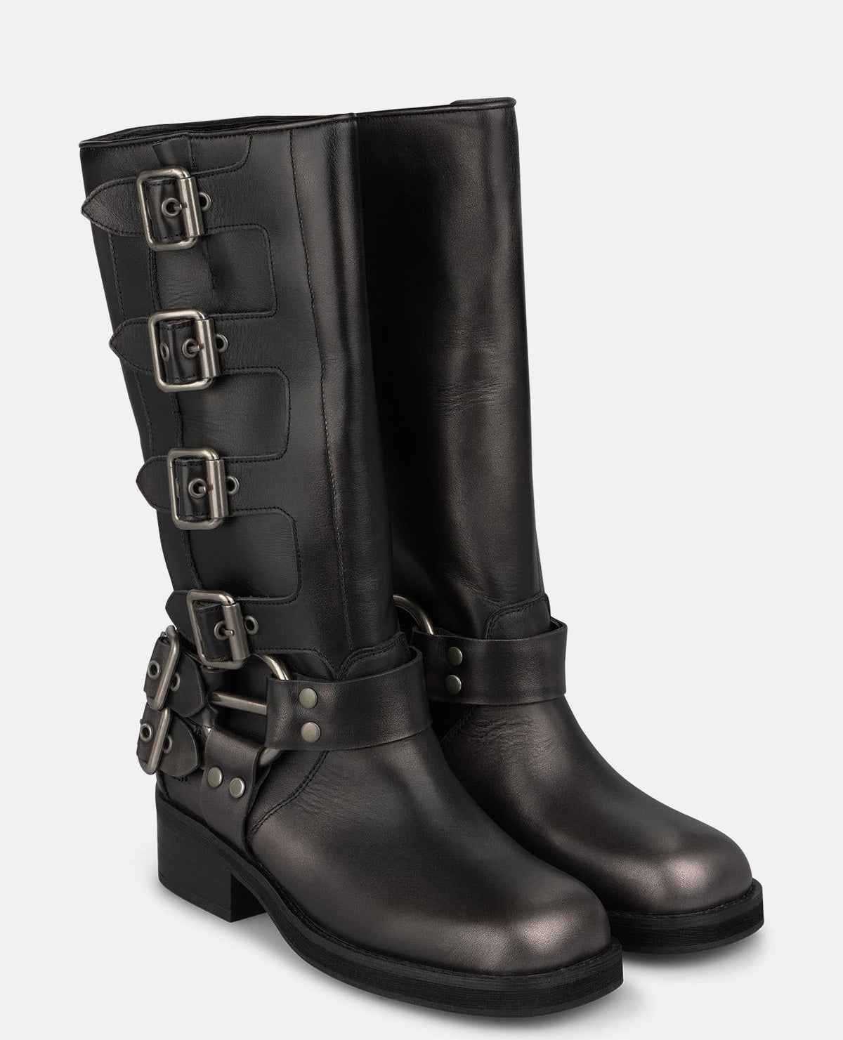 BOTA DE PIEL CON HEBILLAS