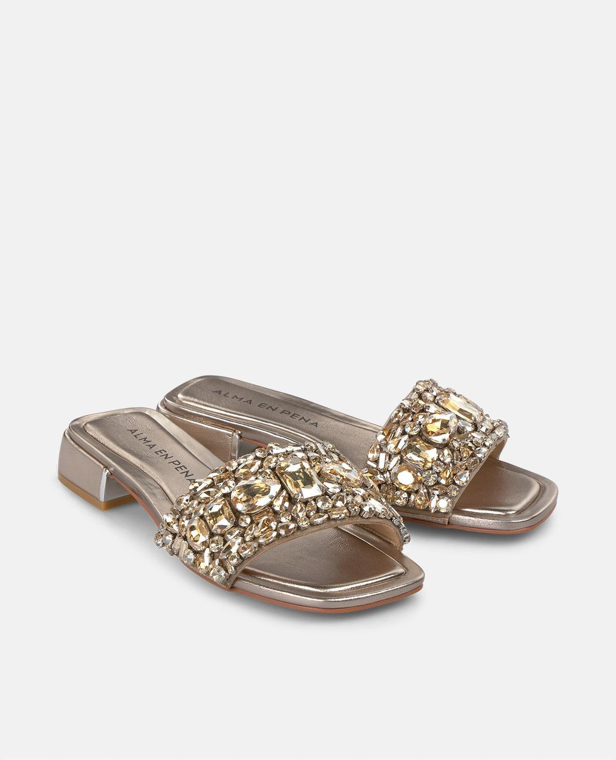 SANDALIA CON ABALORIOS