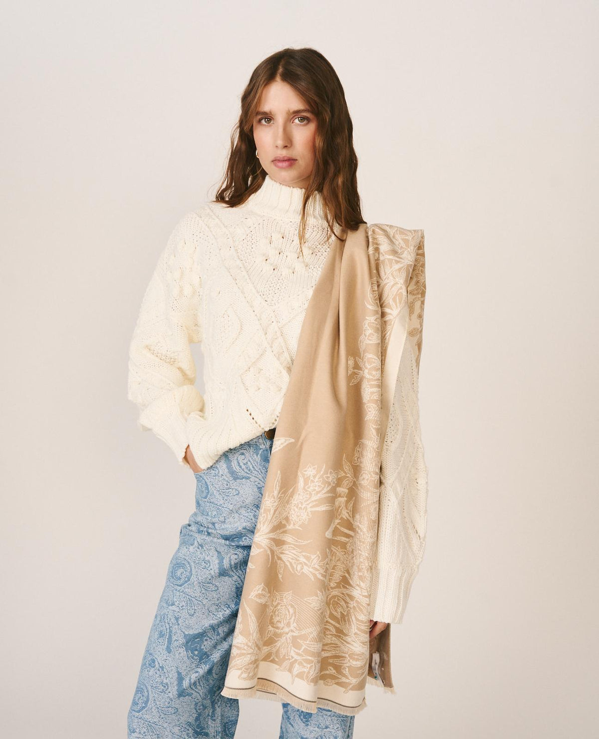 BUFANDA REVERSIBLE ESTAMPADO FLORAL