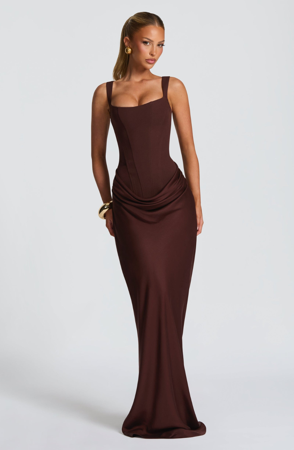 Valentina • Vestido Maxi Esculpido en Reloj de Arena