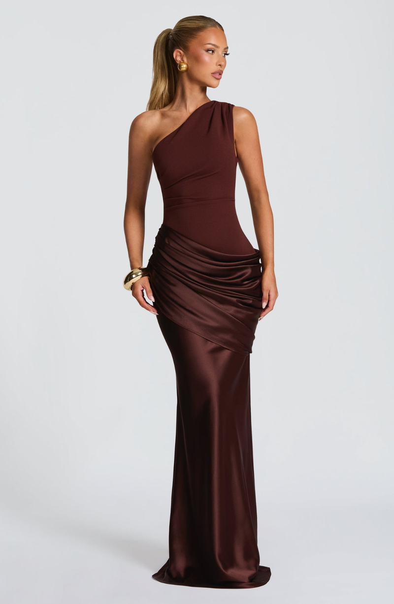 Serafina • Vestido Maxi de Un Solo Hombro Esculpido