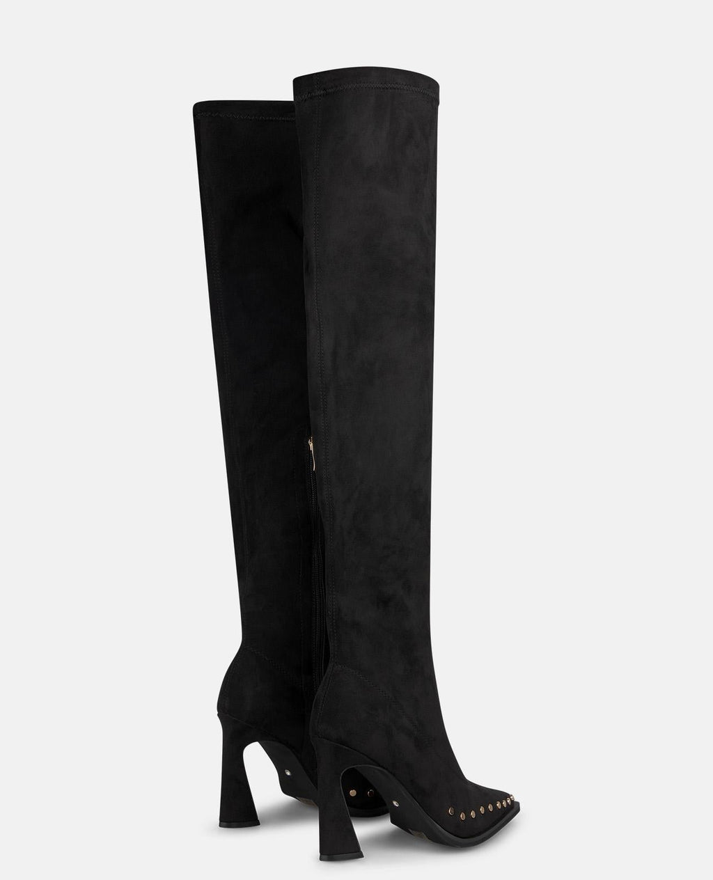 BOTA DE TACÓN CON TACHAS METÁLICAS