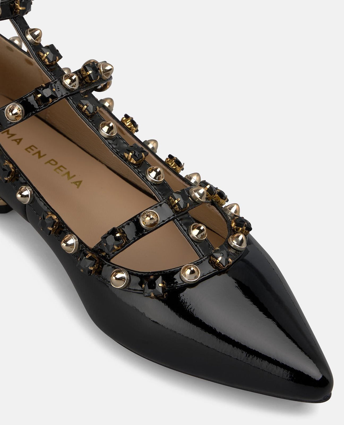 ZAPATO PLANO DE CHAROL