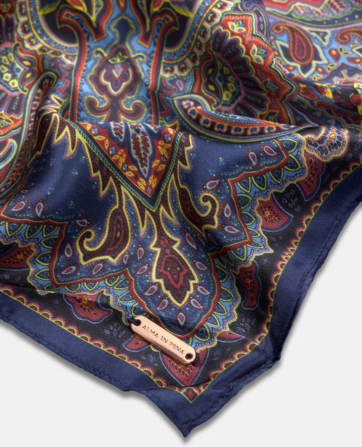 PAÑUELO ESTAMPADO SIMÉTRICO