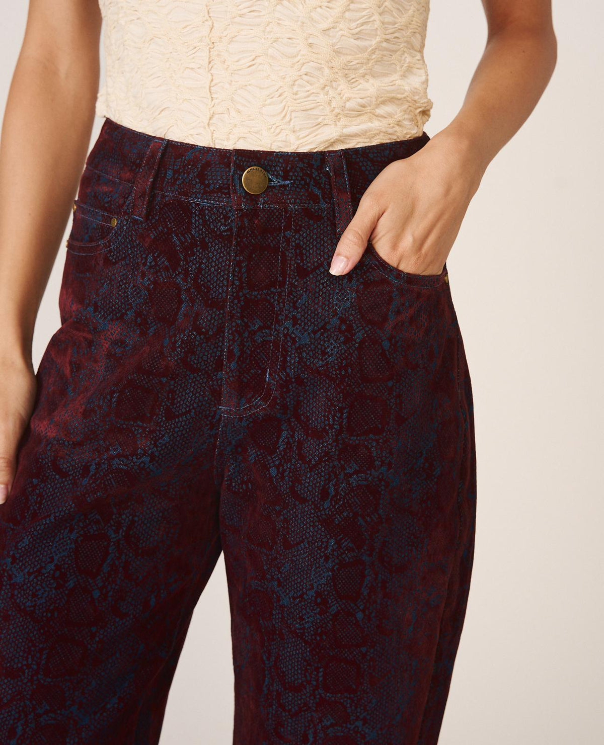 PANTALÓN VAQUERO ATERCIOPELADO