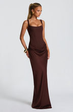 Valentina • Vestido Maxi Esculpido en Reloj de Arena