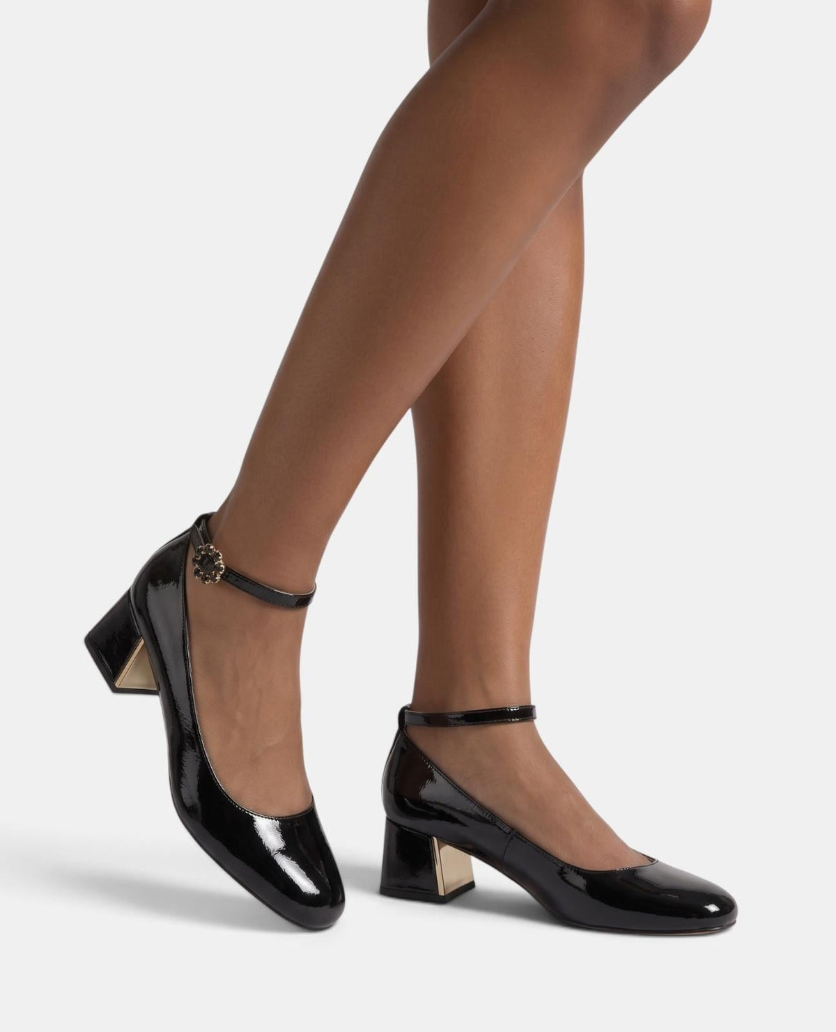 ZAPATO CHAROL CON PULSERA