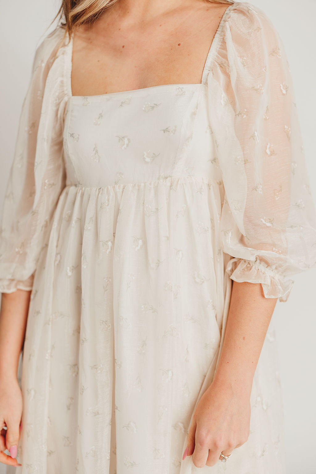 Jimena · Vestido maxi de flores con smock - Apto premamá y tallas inclusivas (S-4XL)