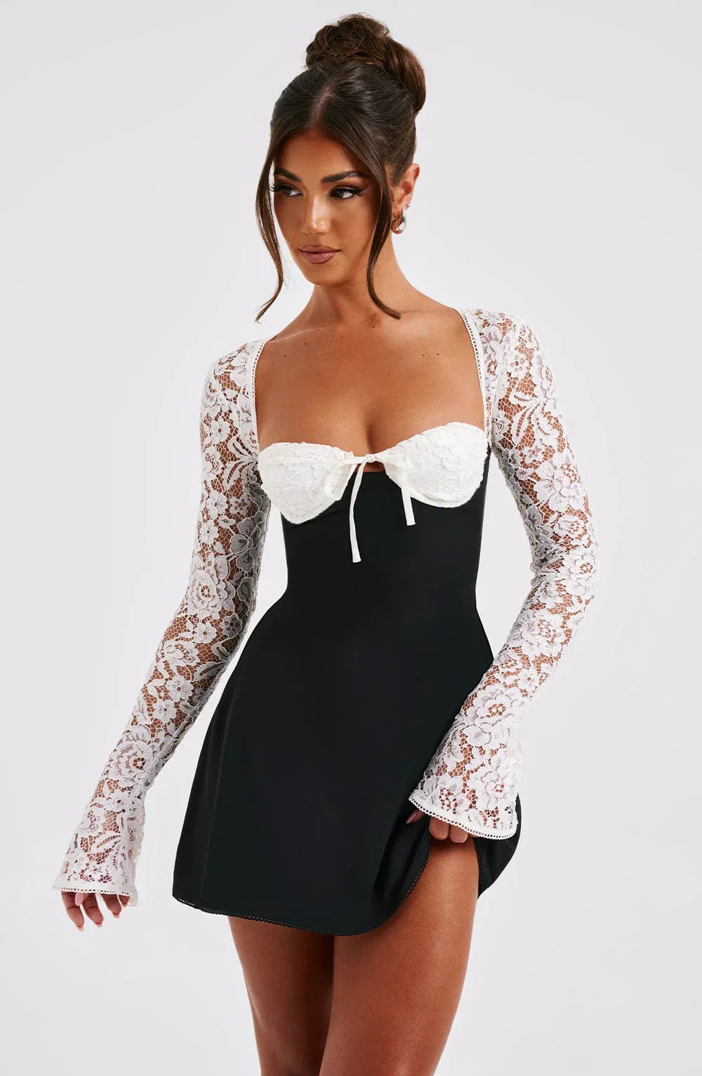 Jacinta • Vestido Mini de Encaje