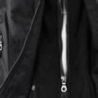 Detalle de la chaqueta Flavia: bolsillo con cremallera