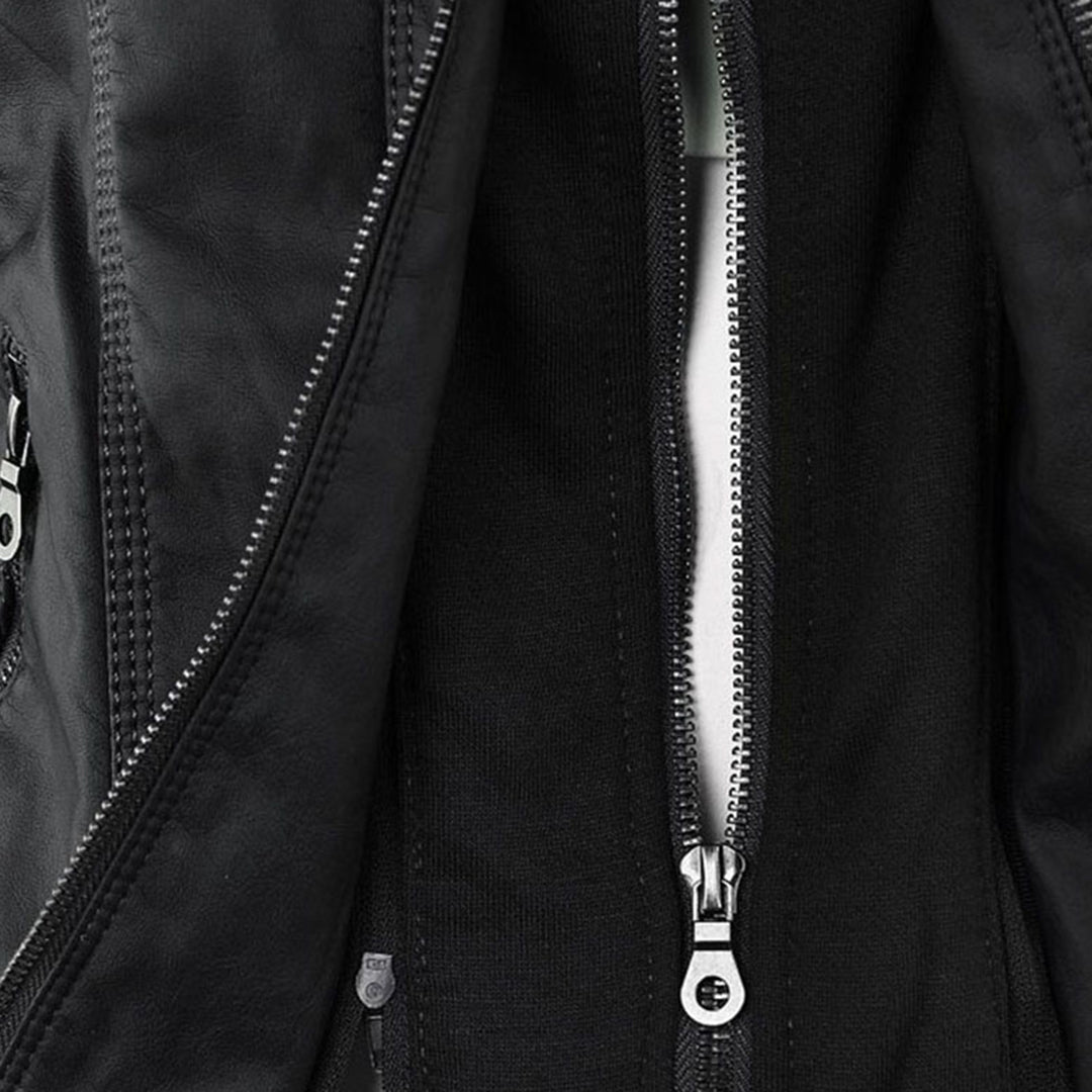 Detalle de la chaqueta Flavia: bolsillo con cremallera