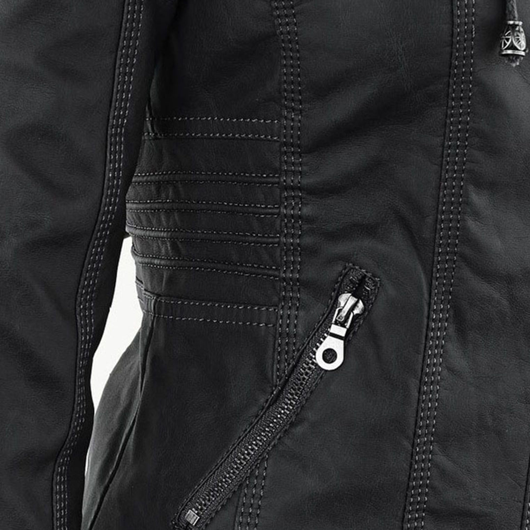 Detalle de la chaqueta Flavia: cordón de la capucha
