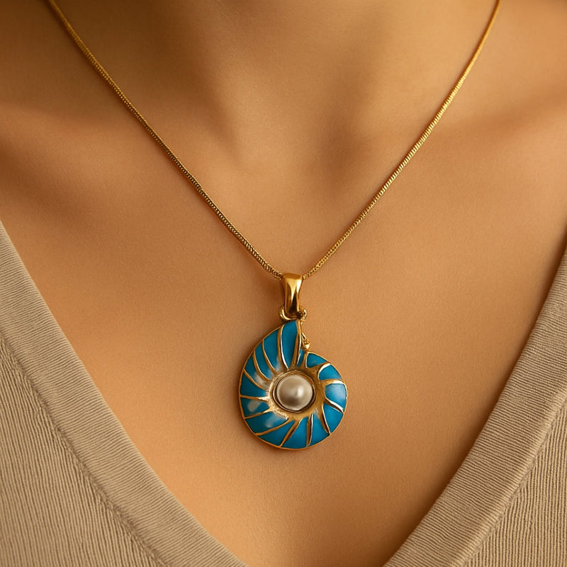 Collar con Concha Azul Perla