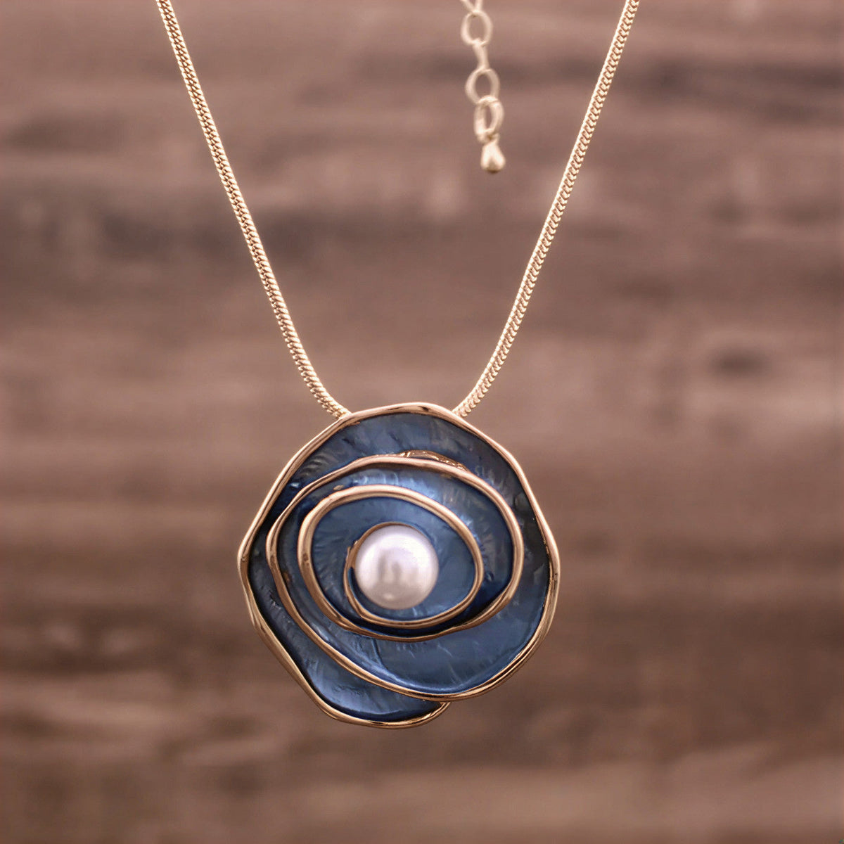 Collar de Perlas Azul Elegancia