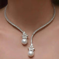 Collar Elegante y Luminoso con Perlas en Plata de Ley