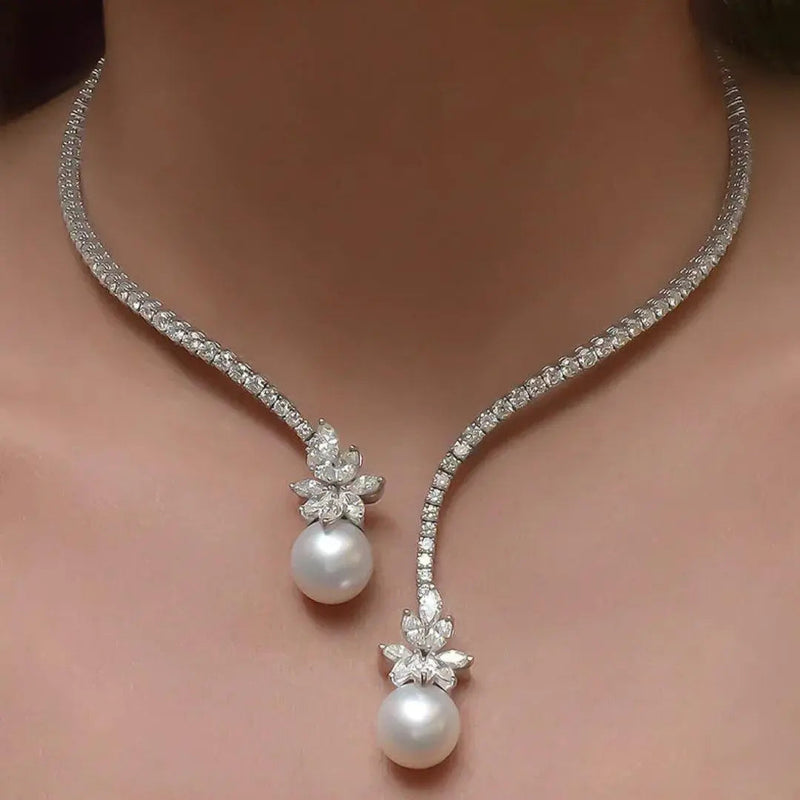 Collar Elegante y Luminoso con Perlas en Plata de Ley