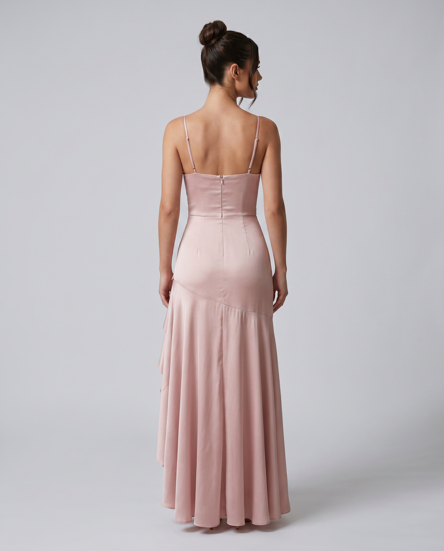 Chiara • Vestido Maxi con Cuello Halter y Dobladillo con Volantes