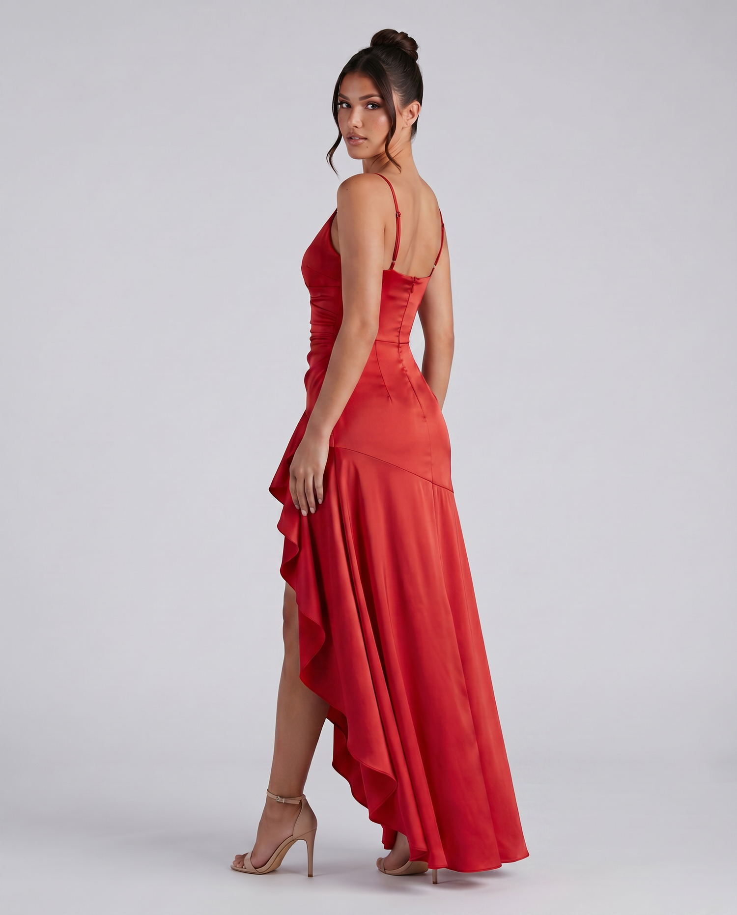 Chiara • Vestido Maxi con Cuello Halter y Dobladillo con Volantes
