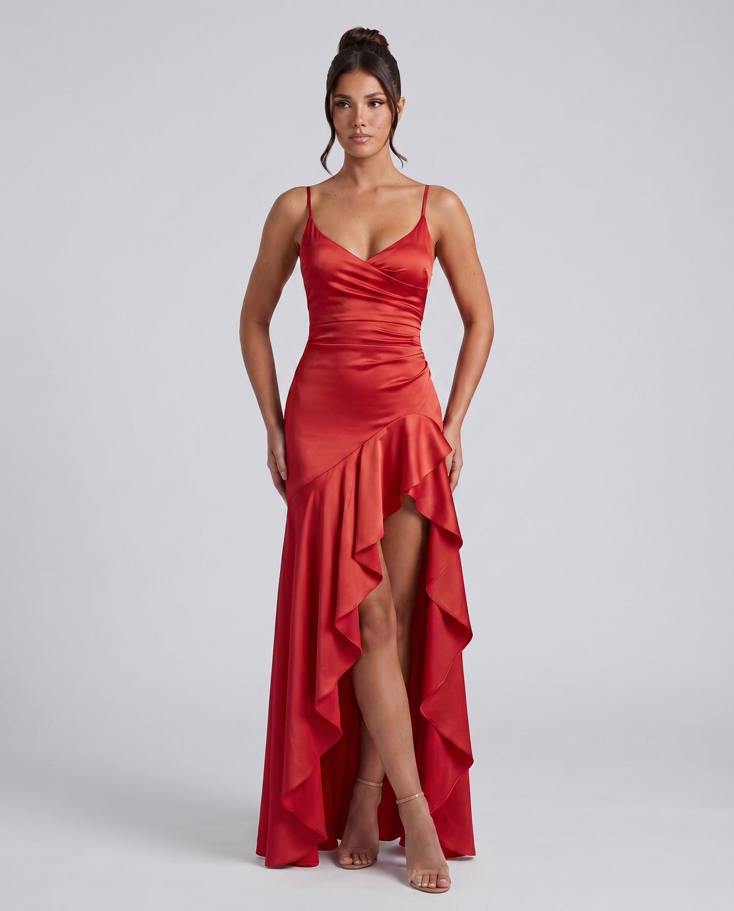 Chiara • Vestido Maxi con Cuello Halter y Dobladillo con Volantes