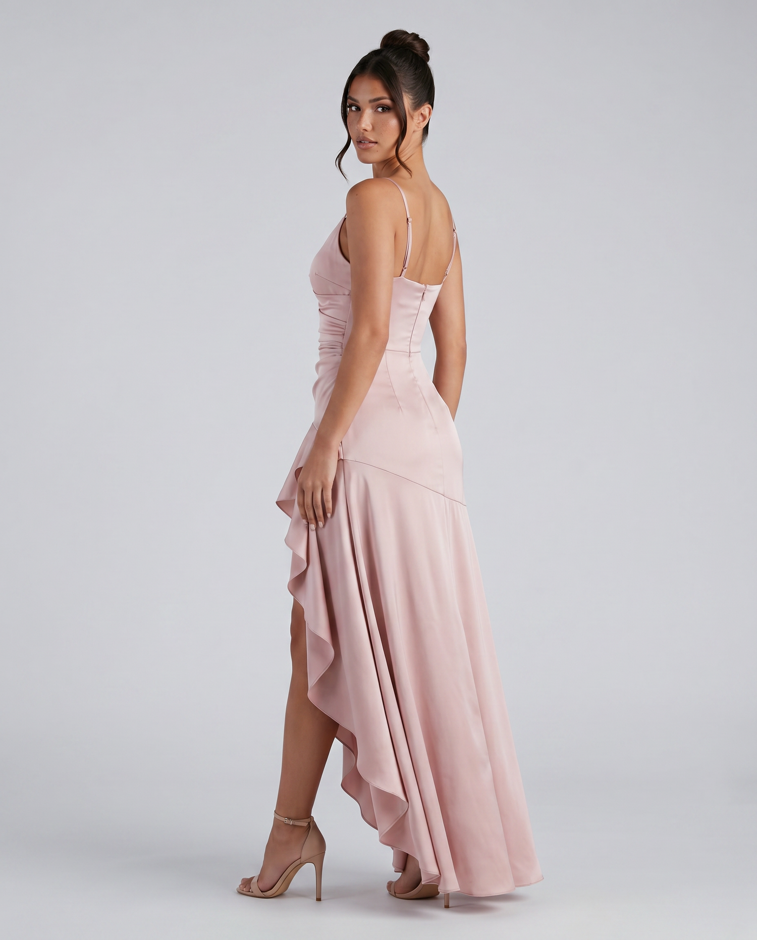 Chiara • Vestido Maxi con Cuello Halter y Dobladillo con Volantes