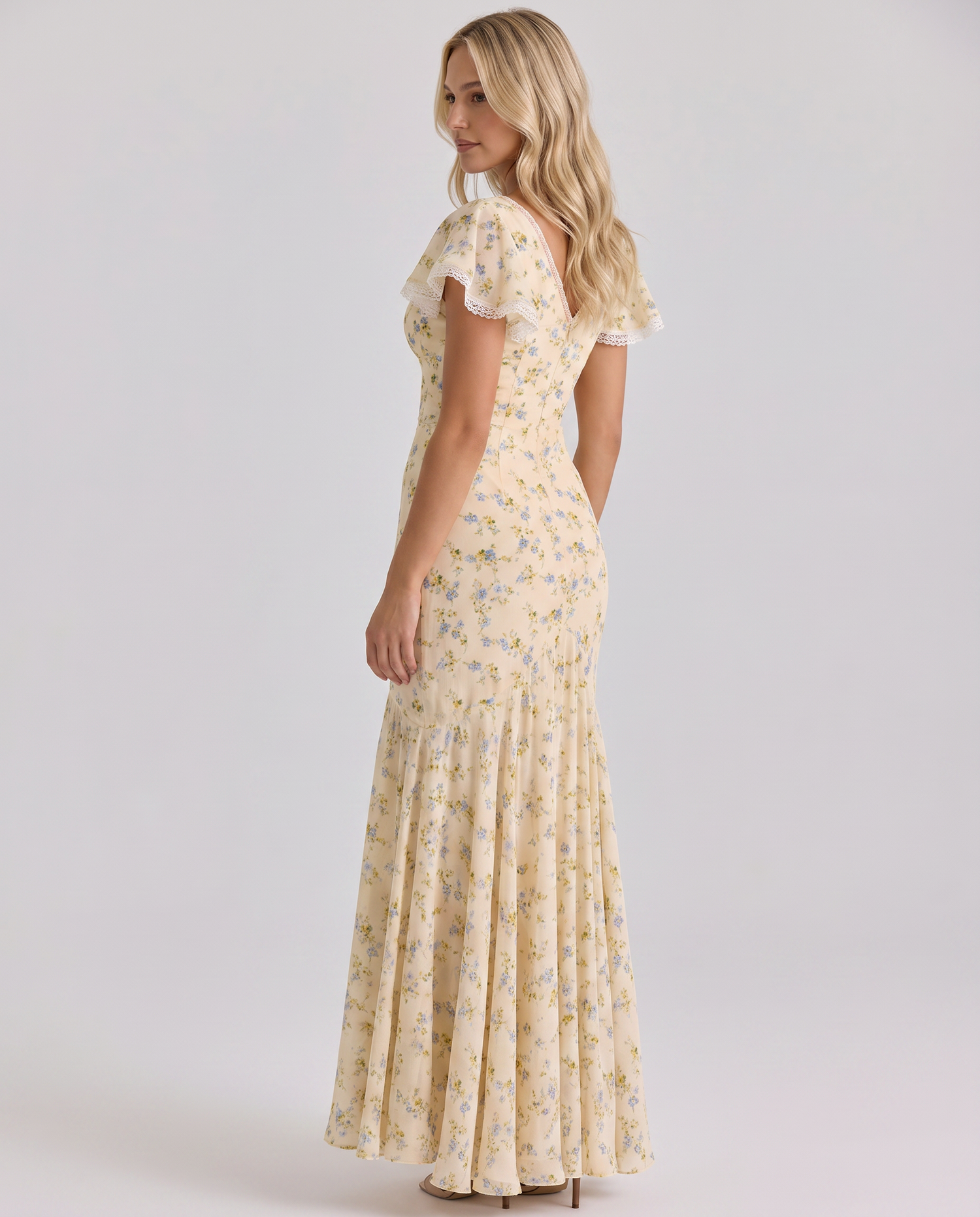 Nicole • Vestido Maxi Floral con Encaje