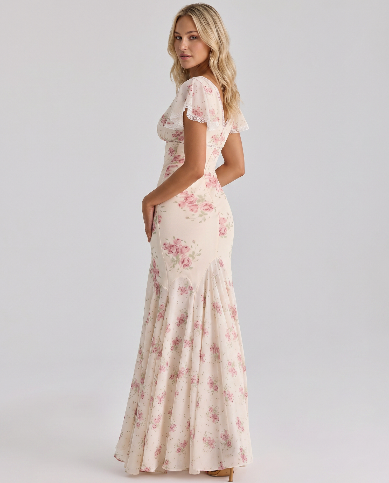 Nicole • Vestido Maxi Floral con Encaje