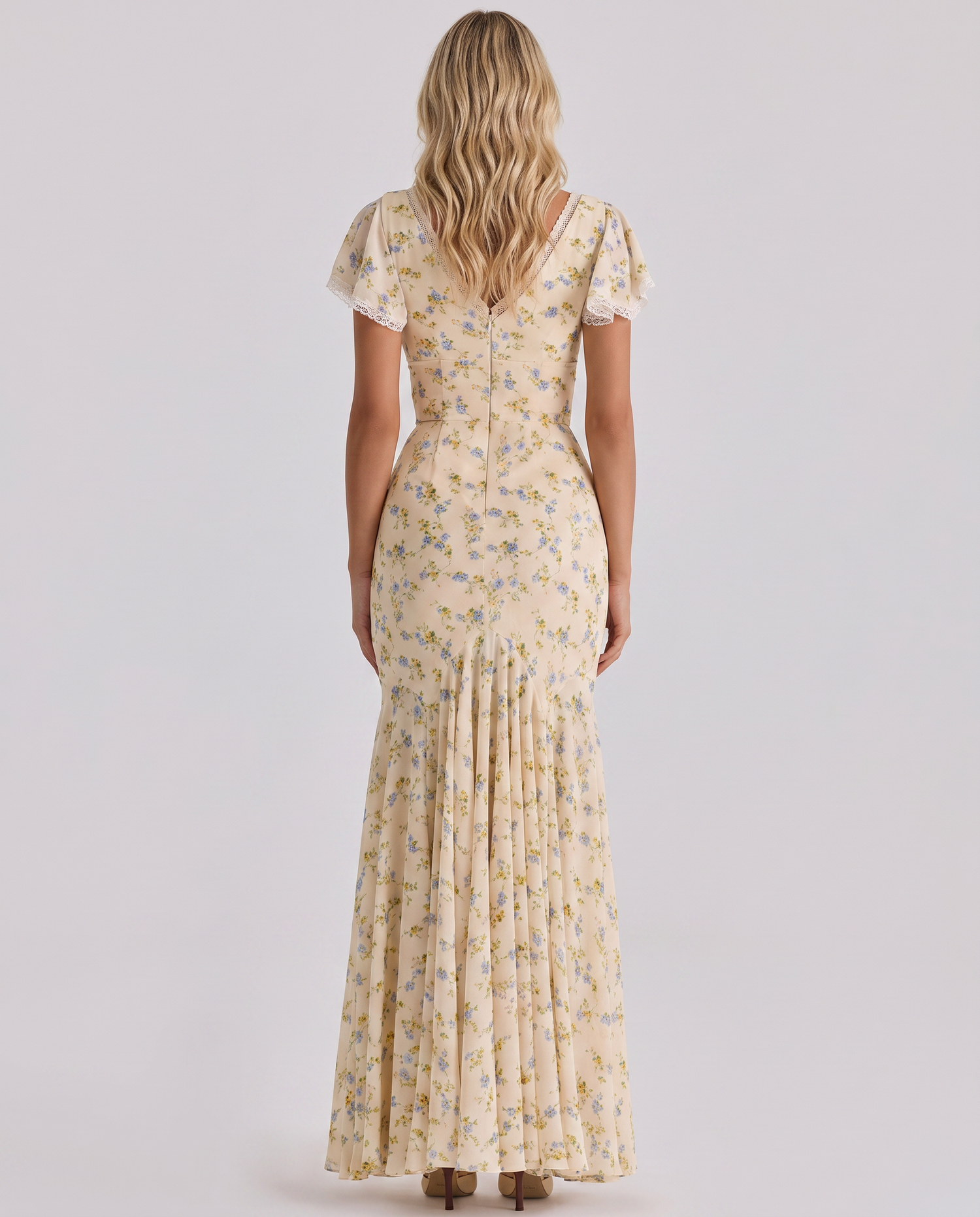 Nicole • Vestido Maxi Floral con Encaje