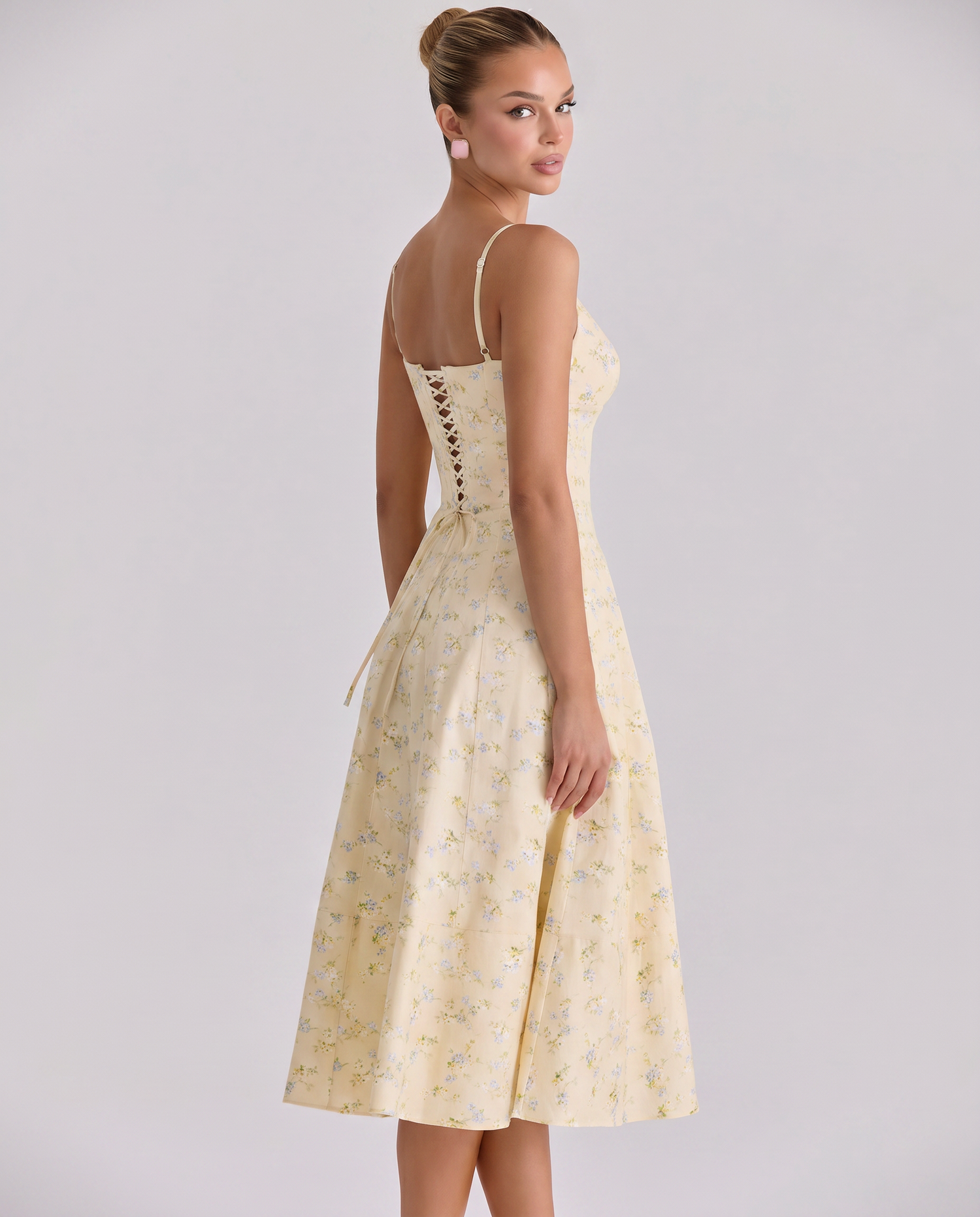Robyn • Vestido Midi con Espalda Lazo