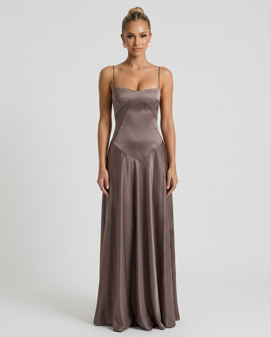 Phoebe • Vestido Maxi con Espalda Ajustable