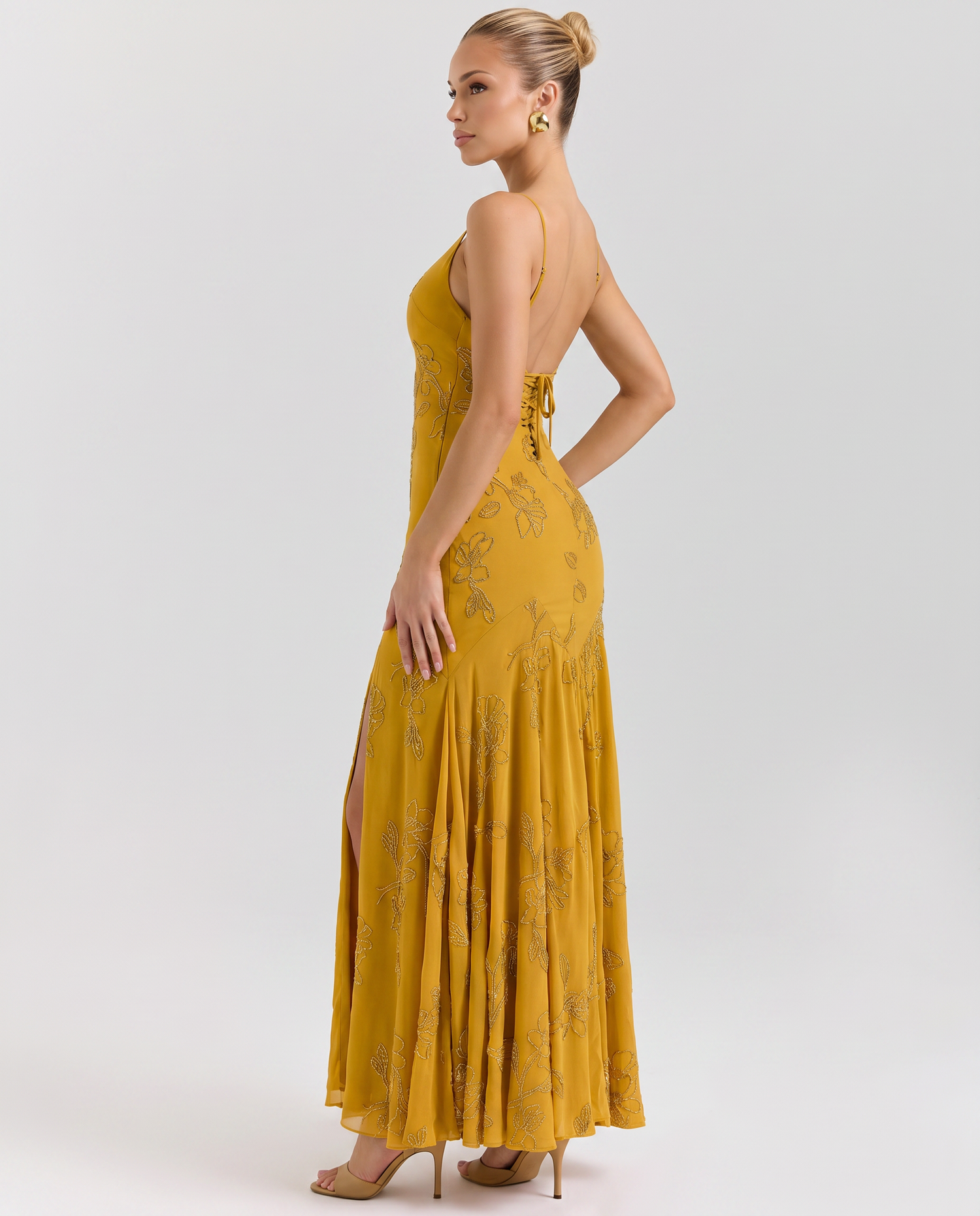 Evie • Maxi con Perlas y Espalda con Cordones