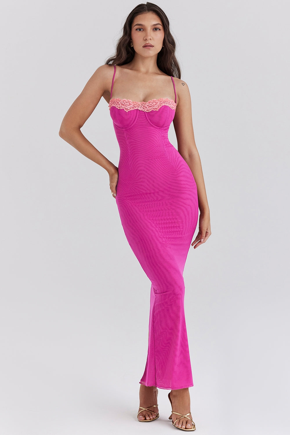 Iris • Maxi con Encaje y Espalda Abierta