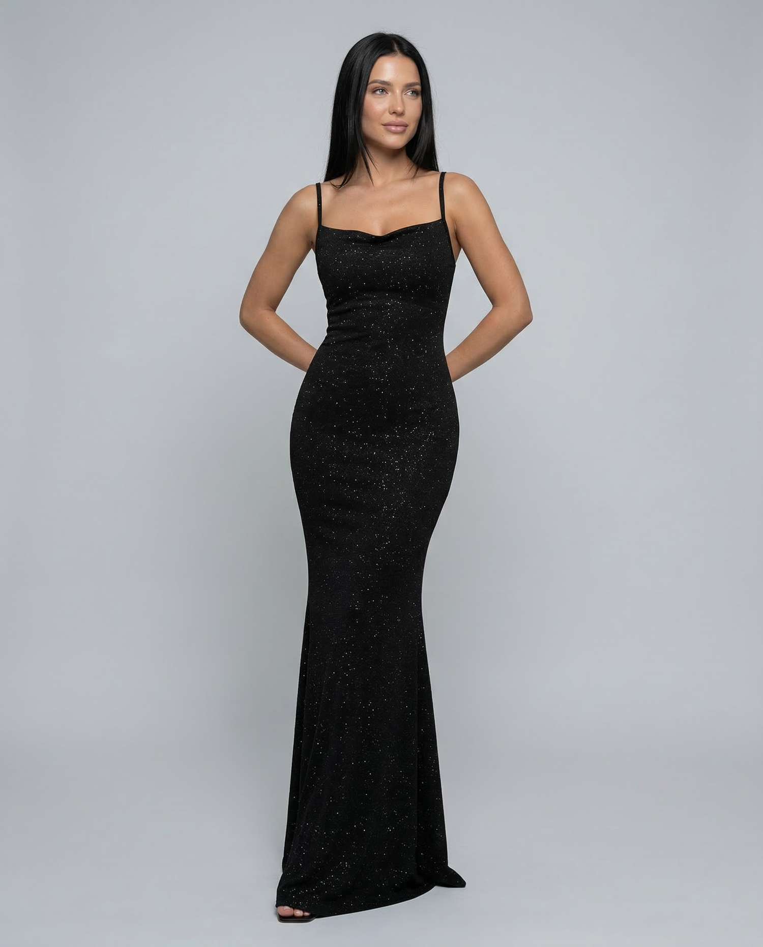Aria • Vestido Maxi con Detalle de Espalda Cruzada