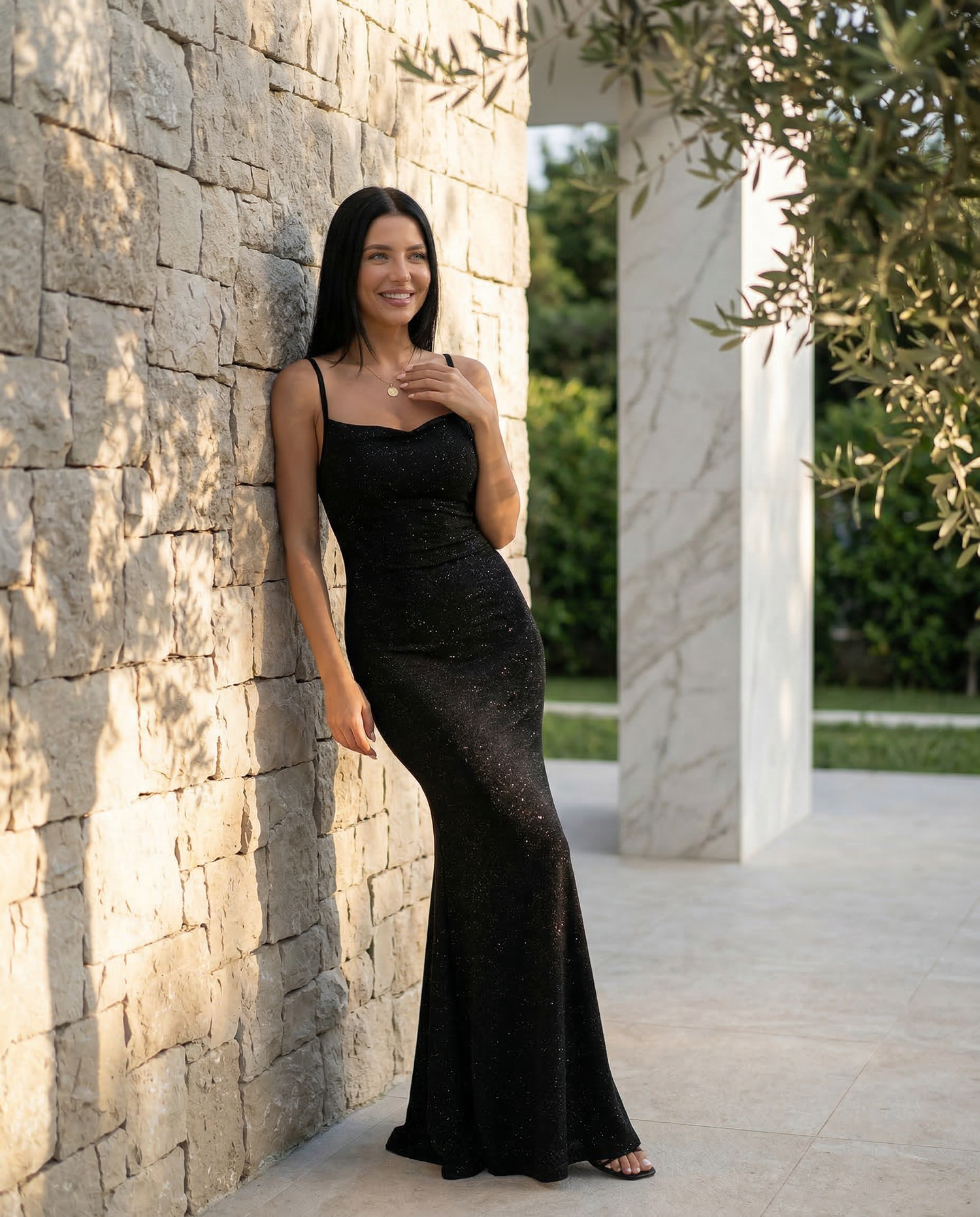 Aria • Vestido Maxi con Detalle de Espalda Cruzada