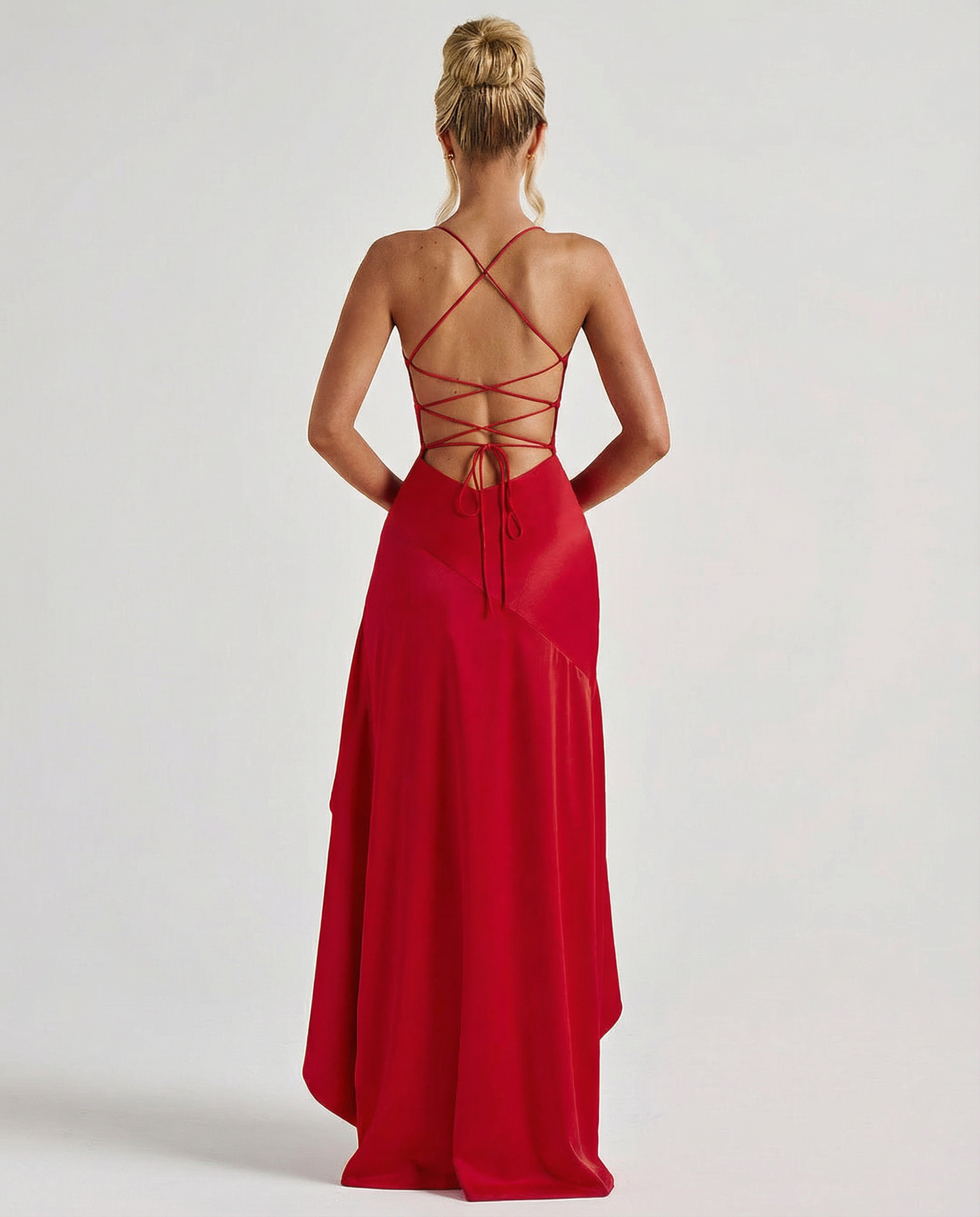 Naomi • Vestido Maxi de Satén con Espalda Atada
