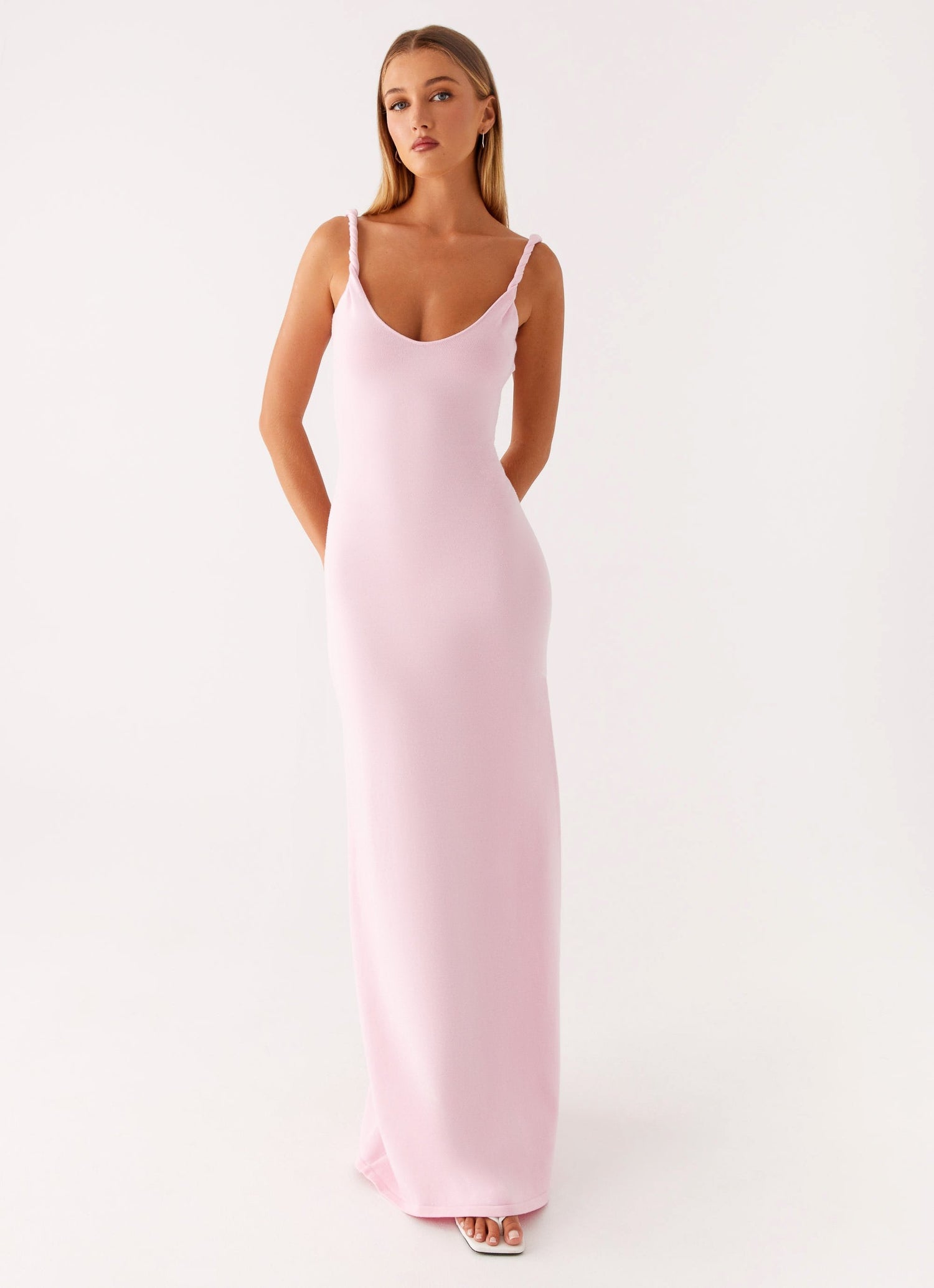 Shawna • Vestido Maxi con Tirantes Torcidos