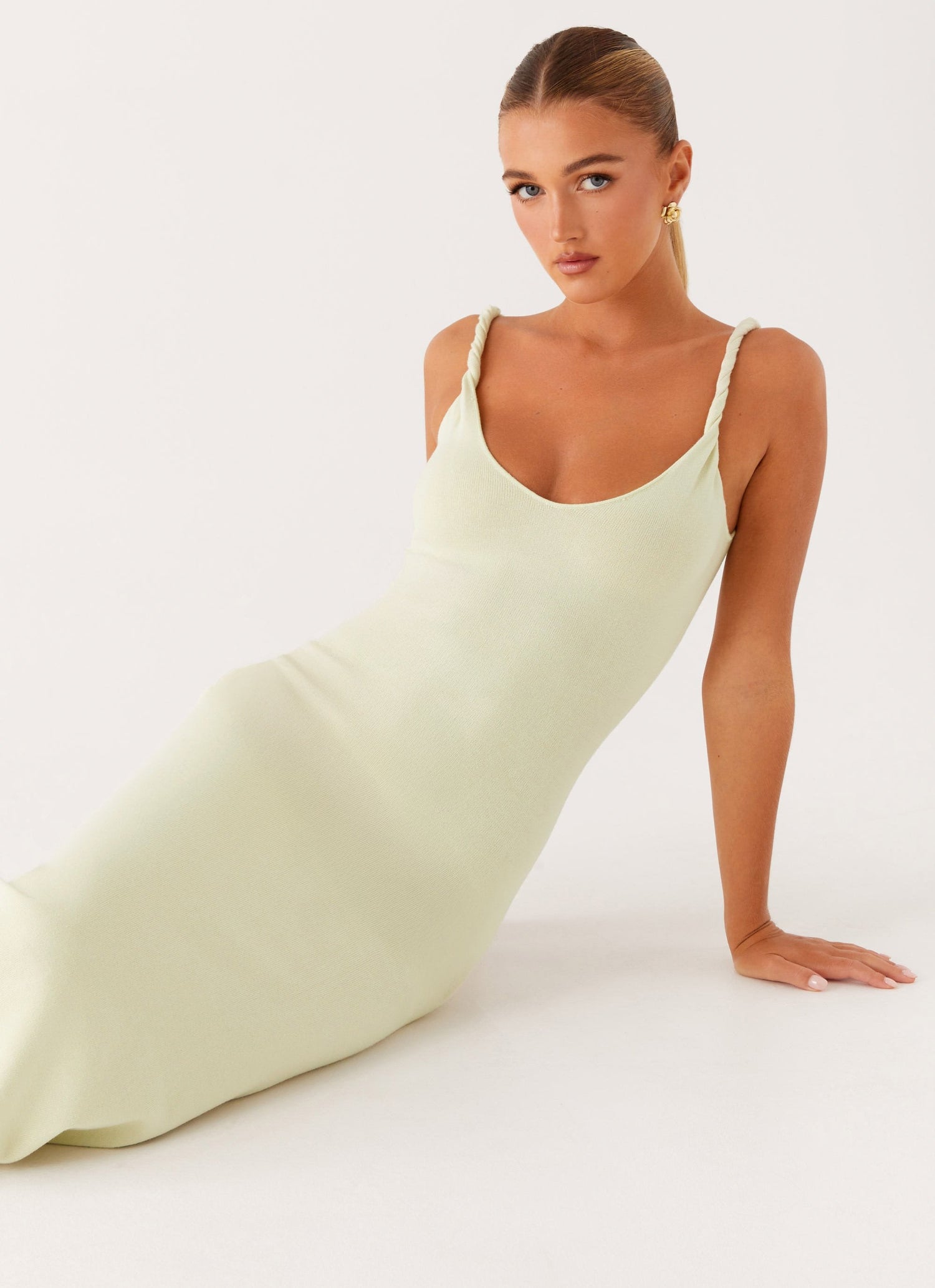 Shawna • Vestido Maxi con Tirantes Torcidos