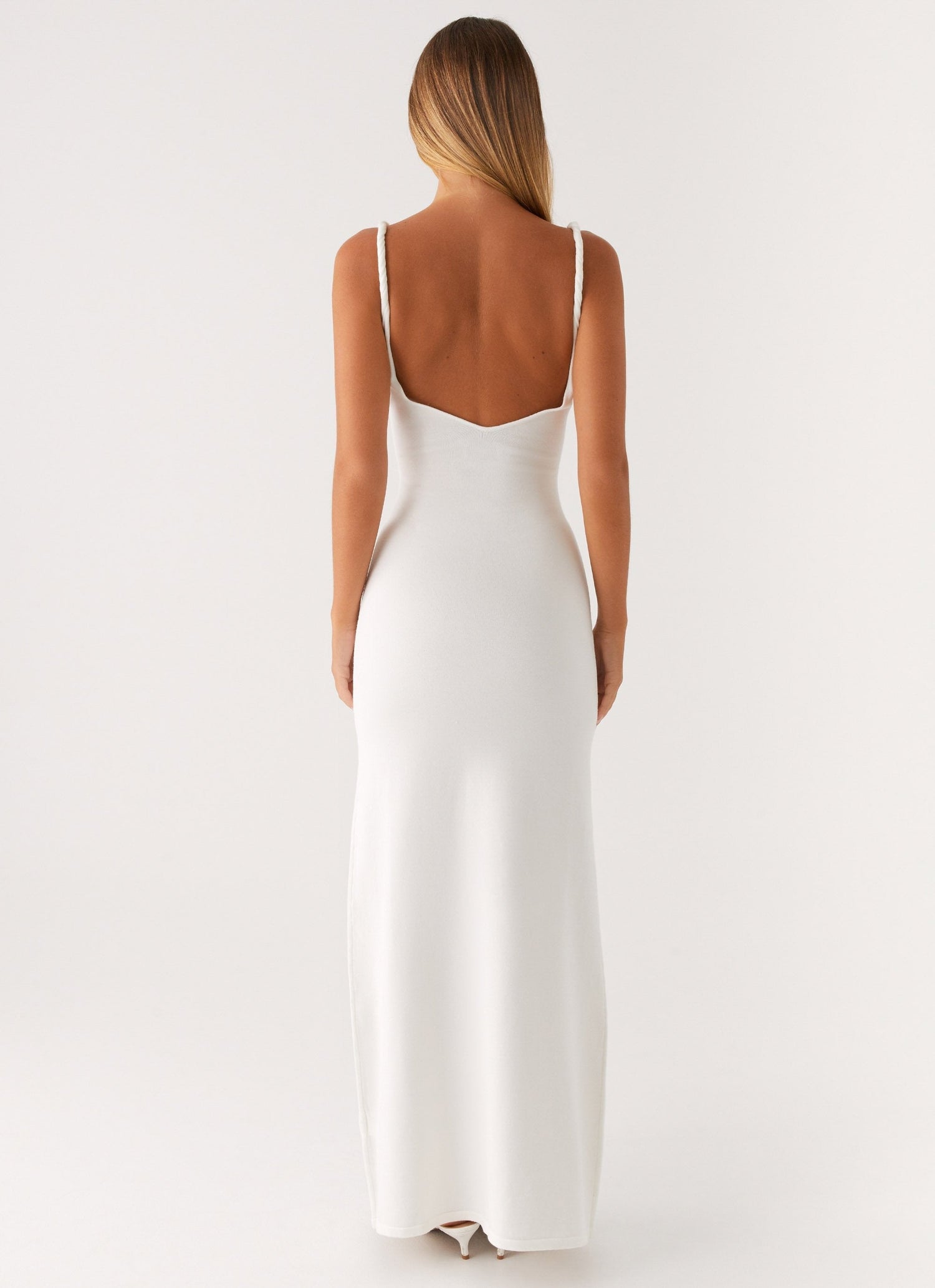 Shawna • Vestido Maxi con Tirantes Torcidos