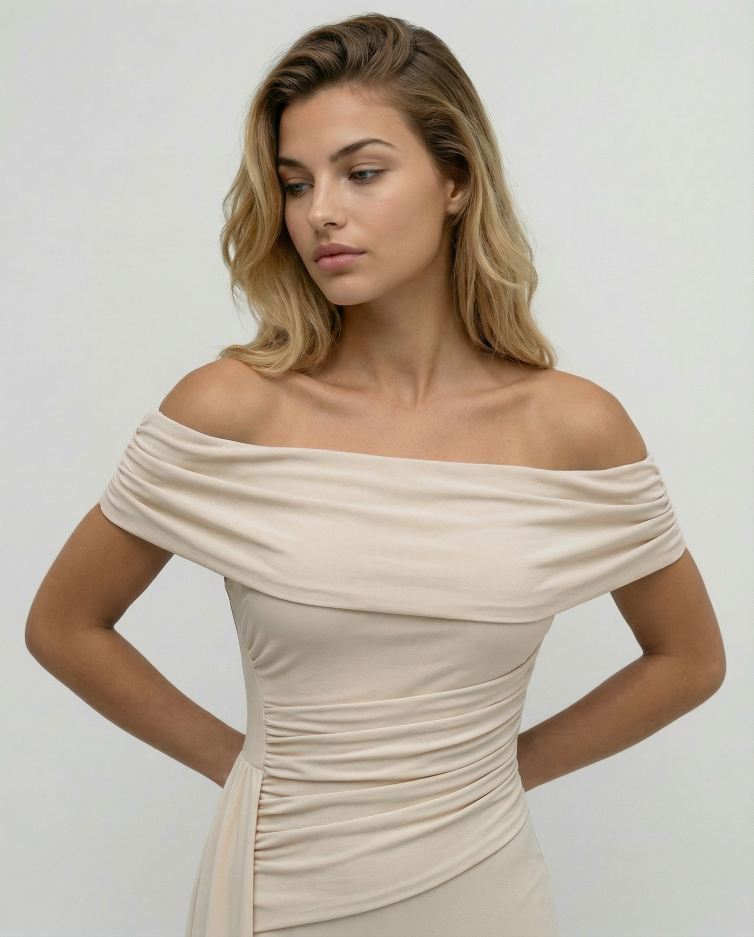 Aida • Vestido Maxi Arrugado de Un Hombro