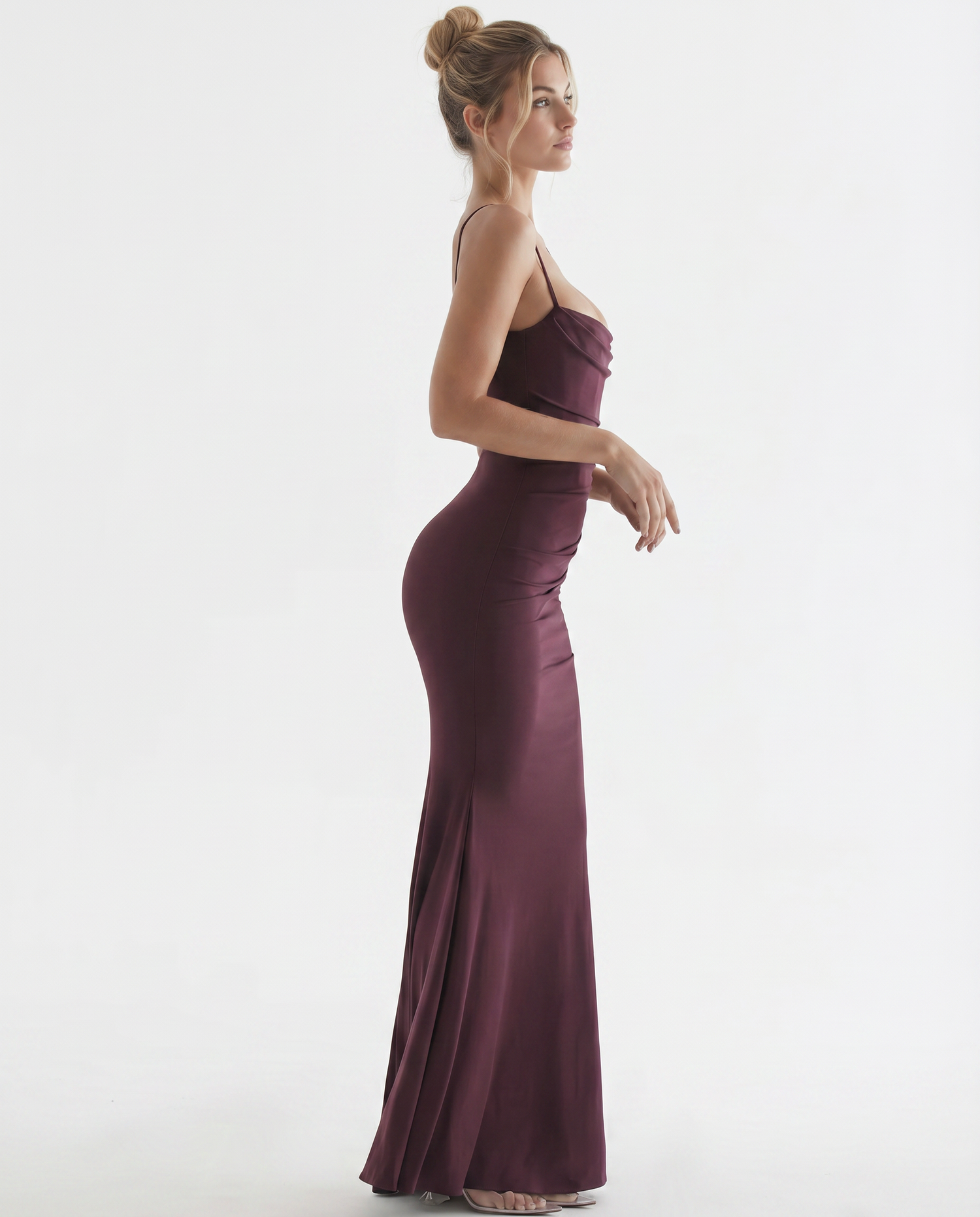 Mia • Vestido Maxi Bodycon con Cuello de Cowl