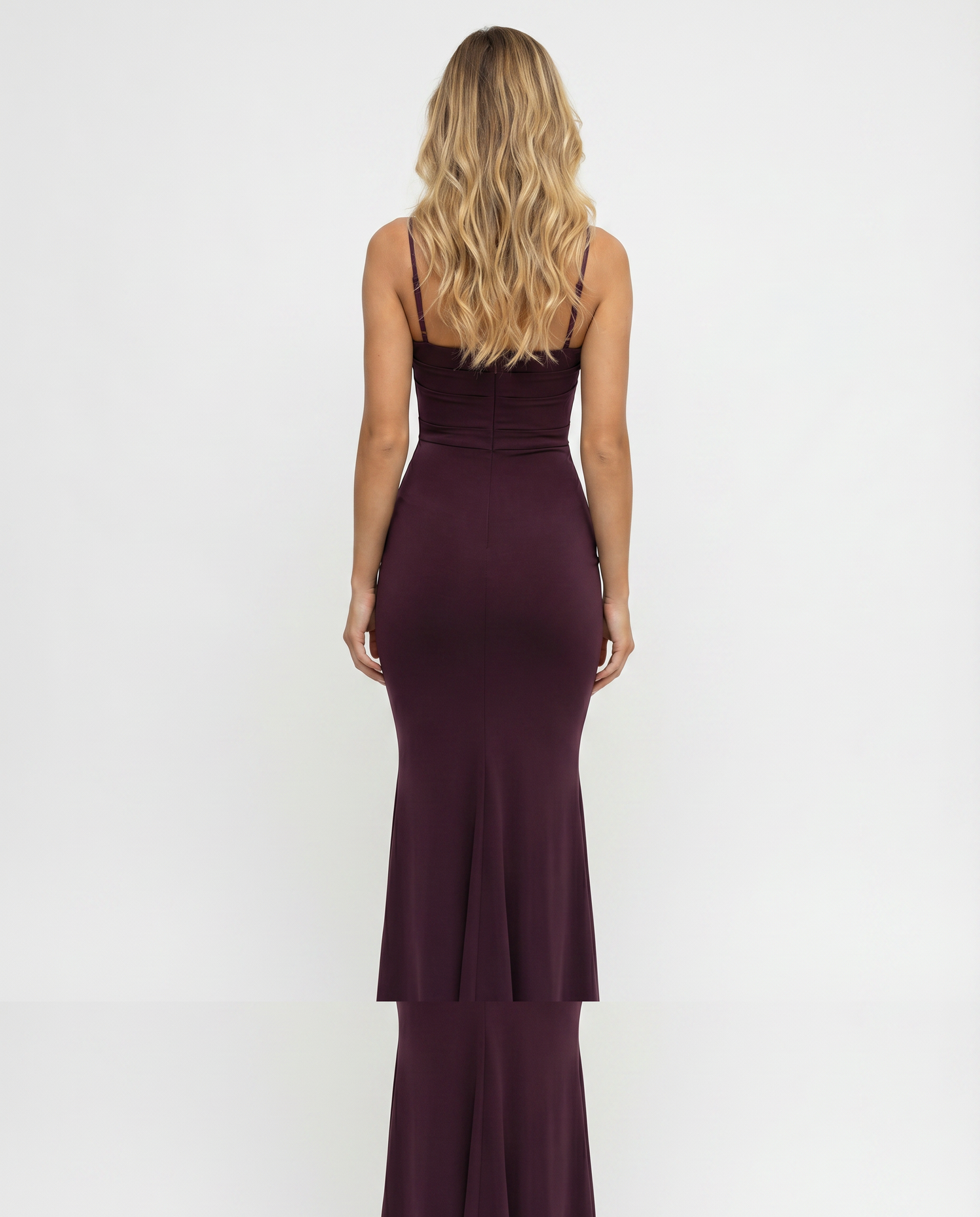 Mia • Vestido Maxi Bodycon con Cuello de Cowl
